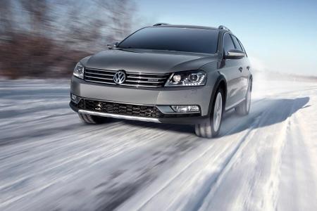 Dasselbe gilt auch für das Gaspedal: langsam und vorsichtig! Plötzliches Gas geben oder wegnehmen sollte vermieden werden, a...