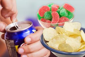 chips, softdrink, süßigkeiten