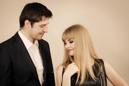 er glaubt sie zu kennen.jpg