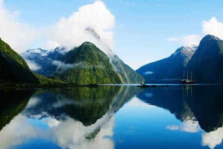 Hin und wieder zurück! Vielleicht im nächsten Jahr, lieber Herr Tolkien. Denn derzeit lässt Neuseeland keine ausländischen T...