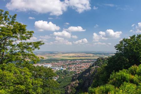 Den zehnten Platz schnappt sich das Städtchen Thale in Sachsen-Anhalt. Der überregional bekannte Erholungsort im Harz wurde ...