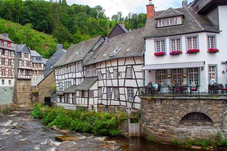Mit faszinierenden Lost Places kann Monschau (Nordrhein-Westfalen) an der belgischen Grenze nicht glänzen, dafür mit einem m...