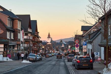 ...aber das ziemlich deutlich! Der zweite Platz geht an Winterberg in Nordrhein-Westfalen. Der Wintersportort räumt 74.082 H...