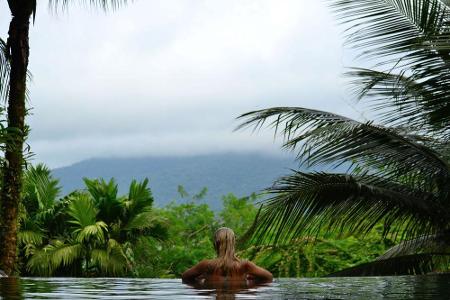 Costa Rica ist eigentlich bekannt für seinen dichten Dschungel. Doch auch hier gibt es viele Yoga Retreats oder Yoga Centers...