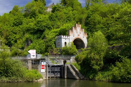 Schiffstunnel Weilburg Imago Images McPhoto.jpg