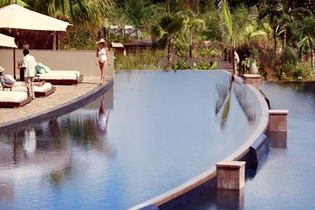 Infinity Pool mit zwei Ebenen auf Praslin