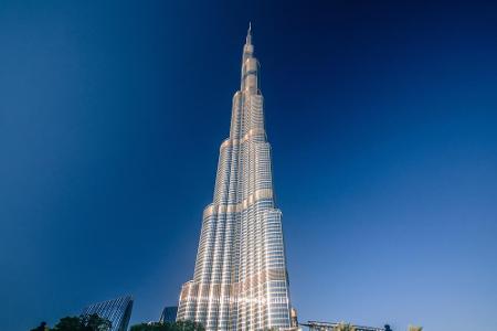 Platz 1: Burj Khalifa, Dubai (830 Meter): Ihm kann keiner das Wasser reichen - der Burj verkörpert den Inbegriff des Wolkenk...