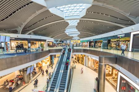 Wie London schickt auch Rom einen zweiten Flughafen ins Rennen, der eine Spitzenplatzierung schafft. Rom-Fiumicino (FCO) sch...