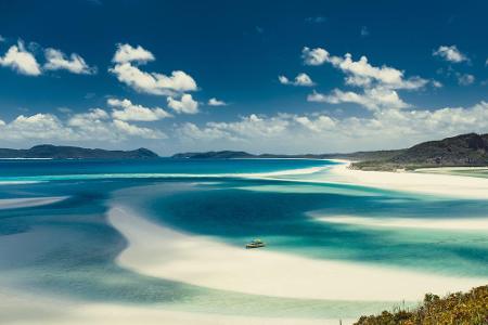 Whitehaven Beach, Australien: An der Ostküste des Kontinents erstreckt sich einer der weißesten Strände der Welt. Mit einer ...