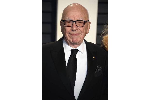 Und im Medienskandal um gehackte und abgehörte Mobiltelefone legte Hugh Grant sich hartnäckig mit dem Medienmogul Rupert Mur...