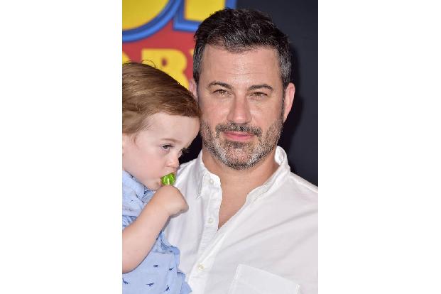 …sich 2018 zur Gegenbewegung NoRA zusammenzuschließen, der No Rifle Association. Diese hat es sich zum Ziel gesetzt, mit Kam...