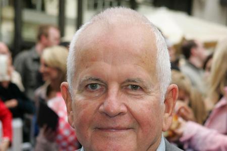 Es gibt wohl kaum ein Genre, einen Schauplatz oder ein Zeitalter, in das es Ian Holm (87) im Laufe seiner 60-jährigen Karrie...