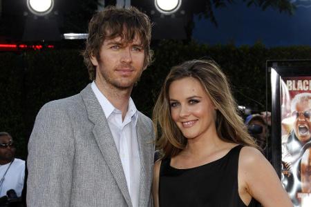 Schauspielerin Alicia Silverstone und Punk-Musiker Christopher Jarecki gehen seit Ende Februar getrennte Wege. Die beiden wa...