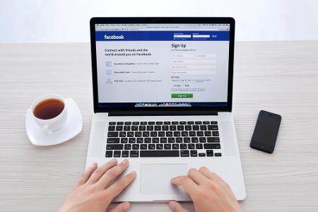 Hand aufs Herz - wie oft am Tag surfen Sie auf Facebook? Wäre ein kurzfristiger Rückzug nicht eine gute Idee? Deaktivieren S...