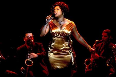 US-Rapperin Queen Latifah ließ sich 2003 die Brüste verkleinern. Der Grund für die OP: Rückenschmerzen. Auf diesem Bild von ...