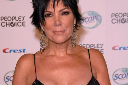 2007 hatte Reality-TV-Star Kris Jenner ein pralles Dekolleté und zeigte dies auch gerne. 2012 entschied sie sich für eine Br...