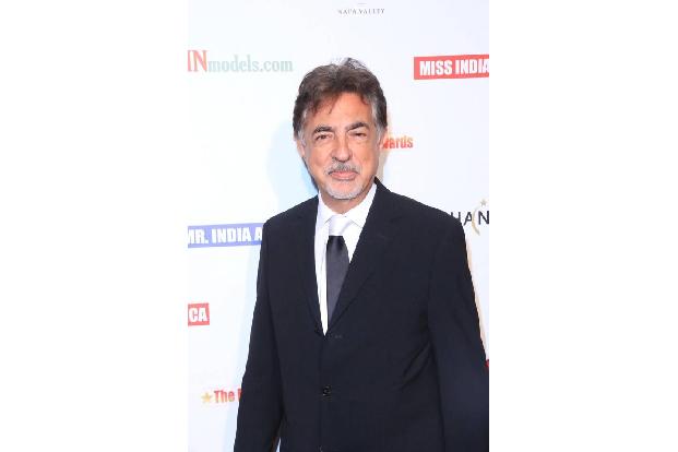 ...auch das Leben von Serienstar Joe Mantegna ein wenig auf den Kopf. Seine Tochter Mia lebt damit. Zusammen als Familie mei...