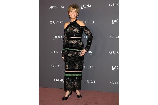 Für diesen Körper würde sich so manch 30-Jährige einen Arm ausreißen - aber tatsächlich ist Jane Fonda schon 80 Jahre alt! A...