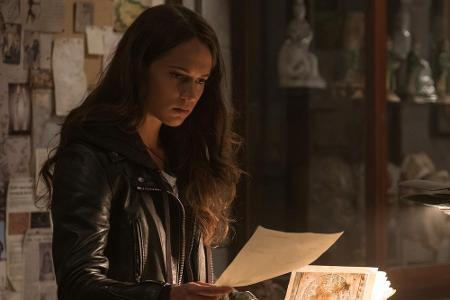 Ein überraschender Hinweis weckt in Lara jedoch neue Hoffnung.