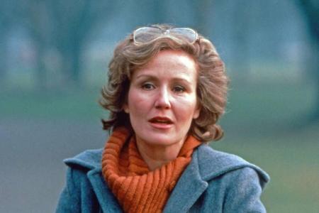 Schauspielerin Claudette Nevins verstarb am 20. Februar im Alter von 82 Jahren in ihrem Zuhause in Los Angeles. Ihre Karrier...