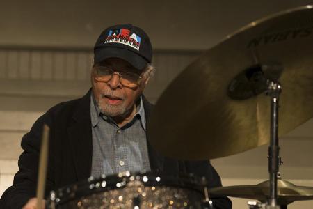 Jimmy Cobb schrieb mit dem legendären Miles-Davis-Sextett Jazz-Geschichte. Am 24. Mai verstarb der Schlagzeuger im Alter von...