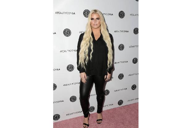 ...Jessica Simpson war von 2012 bis 2014 Botschafterin für die weltweit agierende Firma. Für ihre Position erhielt sie mehre...