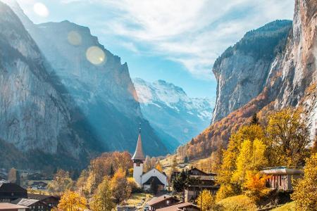 Platz 3: Die Schweiz - das Foto zeigt den Ort Lauterbrunnen im Kanton Bern - ist nicht umsonst als teures Land bekannt. Auße...