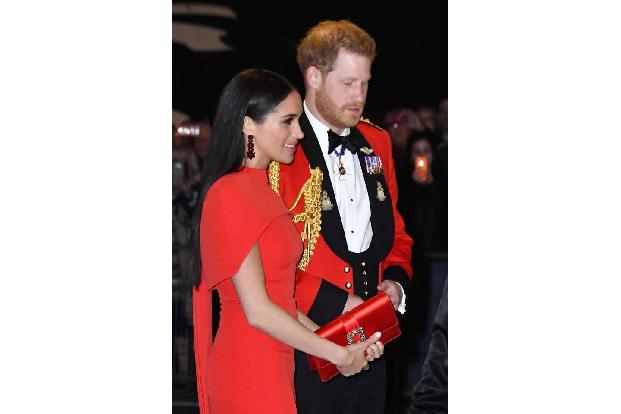 Streit ums Geld gibt es in den besten Familien – sogar in dieser. Prinz Charles sitzt am Geldhahn, zum Beispiel wenn es um d...