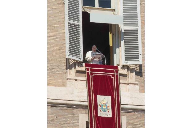 …Oberhaupt der katholischen Kirche hat mittlerweile fast 1.000 Postings abgesetzt, doch auf Instagram folgen ihm generell se...