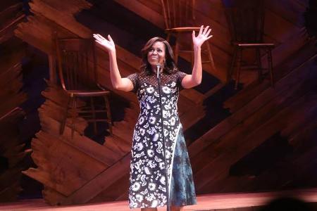 ...Michelle Obama ließ sich zu einem Auftritt überreden, als sie noch First Lady war und stellte James ihre liebsten Songs v...