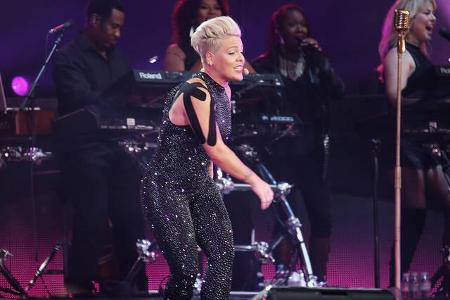 Pink hat gerade eine erfolgreiche Mammut-Tour hinter sich gebracht. 2013 war sie für 'Billboard' die wichtigste Frau im Musi...