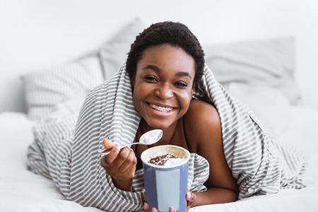 Mitten im kalten Dezember wird weltweit der Eiscreme-Tag gefeiert. Am 13. Dezember können Naschkatzen zugreifen. Wem Eis pur...
