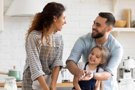 Eine Tasse heiße Schokolade, ein gutes Buch und leckere Kekse: So stellen sich viele einen gemütlichen Dezemberabend vor. Wi...