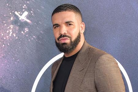 Rapper Drake setzt hingegen auf ein ganz anderes Business. Gemeinsam mit der Firma Canopy Growth gründete er kürzlich ein Un...