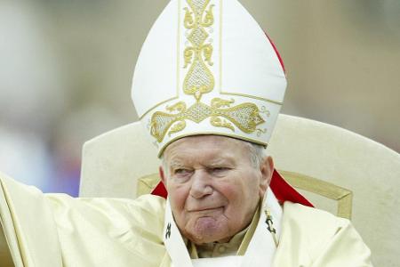 Ebenfalls an Parkinson erkrankte Papst Johannes Paul II. Bei dem einstigen Oberhaupt der römisch-katholischen Kirche traten ...