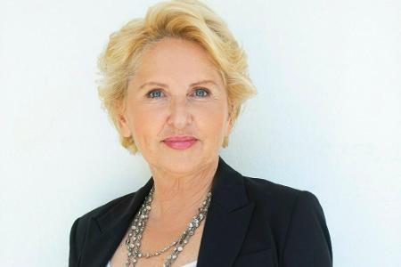 ...Charlie Schneider (Gabriele Metzger) wird in der Neuauflage zu sehen sein. Sie leitet immer noch das beliebte Lokal 