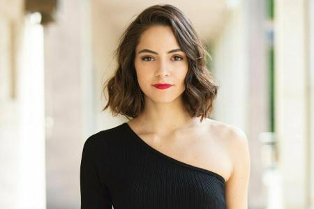 Eine neue Figur ist Model und Influencerin Bobbi Atakan (Asli Melisa Uzun). 2015 wurde Uzun Miss Turkey Universe.