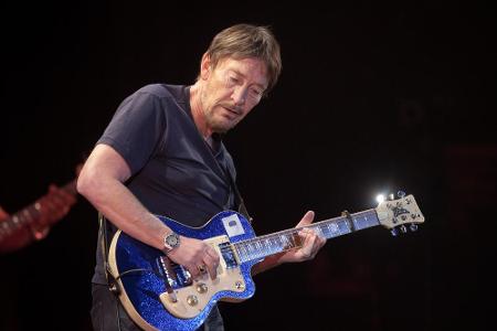 Der britische Sänger Chris Rea (69) steckte einst in London im Stau, als ihm die Idee für 