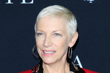 Am ersten Weihnachtsfeiertag feiert Sängerin Annie Lennox ihren 66. Geburtstag. Die Oscar-Gewinnerin lässt es mittlerweile r...