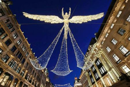 Die Regent Street im West End wird an allen Samstagen im Dezember von 10 Uhr bis 21 Uhr zur autofreien Zone. Christmas-Shopp...