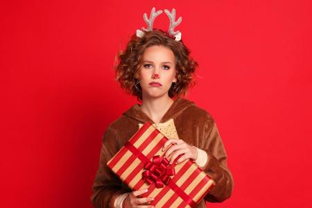 Die Feiertage sind der reinste Horror? Für Weihnachtsmuffel ist diese Playlist ein Muss.