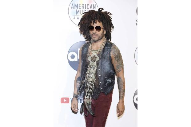 iner der ersten, die kondolierten, war Musiker Lenny Kravitz: 