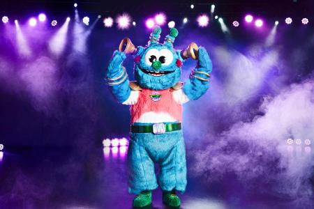 Das Alien-Kostüm bietet viel Platz für eine großgewachsene Frau oder einen Mann.