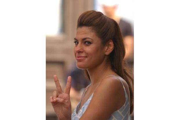 ...die weibliche Konkurenz hat sie ganz locker besiegt. Jetzt fehlt nur noch die Traumhochzeit...