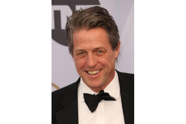 ...Hugh Grant ging 1995 um die Welt. Er hatte sich nämlich mit einer Prostituierten im Auto erwischen lassen und wurde von d...