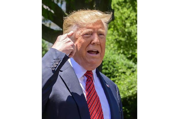 ...erneut live im TV gegen Donald Trump an