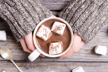 Es gibt übrigens auch Geräte, mit denen eine heiße Schokolade zubereitet werden kann.