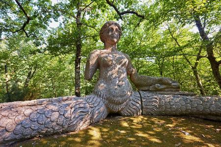 Sacro Bosco: Echidna Statue