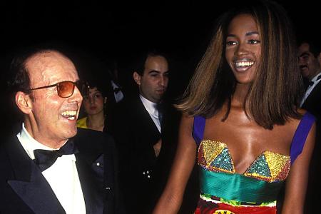 Das Model ist Tochter einer jamaikanischen Balletttänzerin. Die Lebenslust der Karibik spiegelte sich auch in ihrem Outfit f...