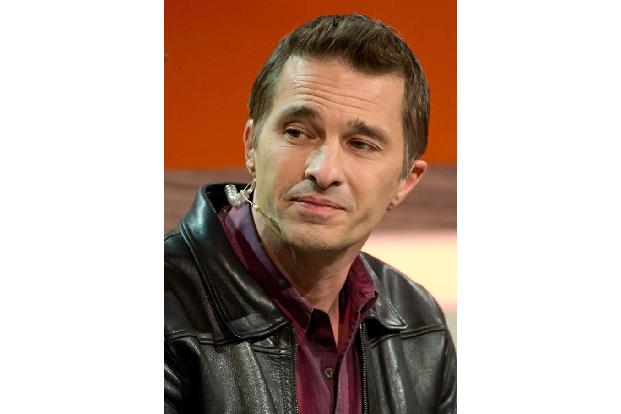 …Oliver Martinez hingegen hat Laura Wasser engagiert, die erfolgreichste Scheidungsanwältin in Hollywood.